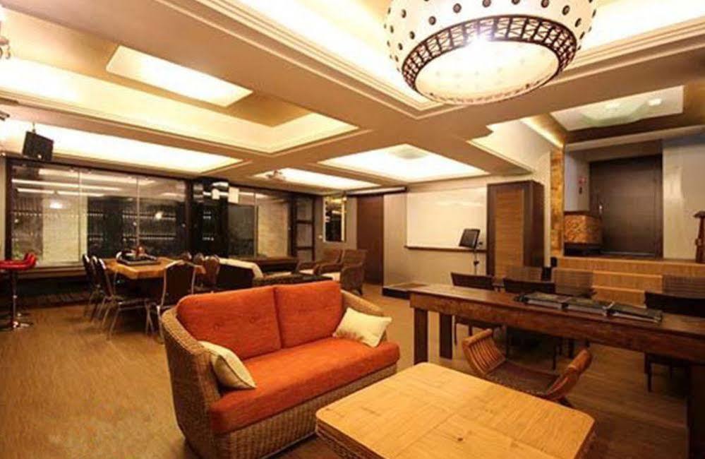 Most Natural Hotel Цзяоси Экстерьер фото
